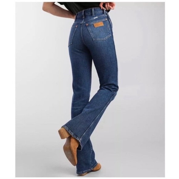 NWT Wrangler Westward, Dusty Dark High Rise Bootcut Jeans - Picture 2 of 8
